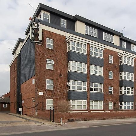 Open Mind Property - Southsea With Free Parking Portsmouth Bagian luar foto