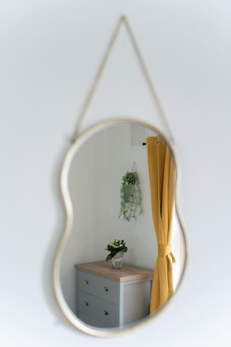 Open Mind Property - Southsea With Free Parking Portsmouth Bagian luar foto