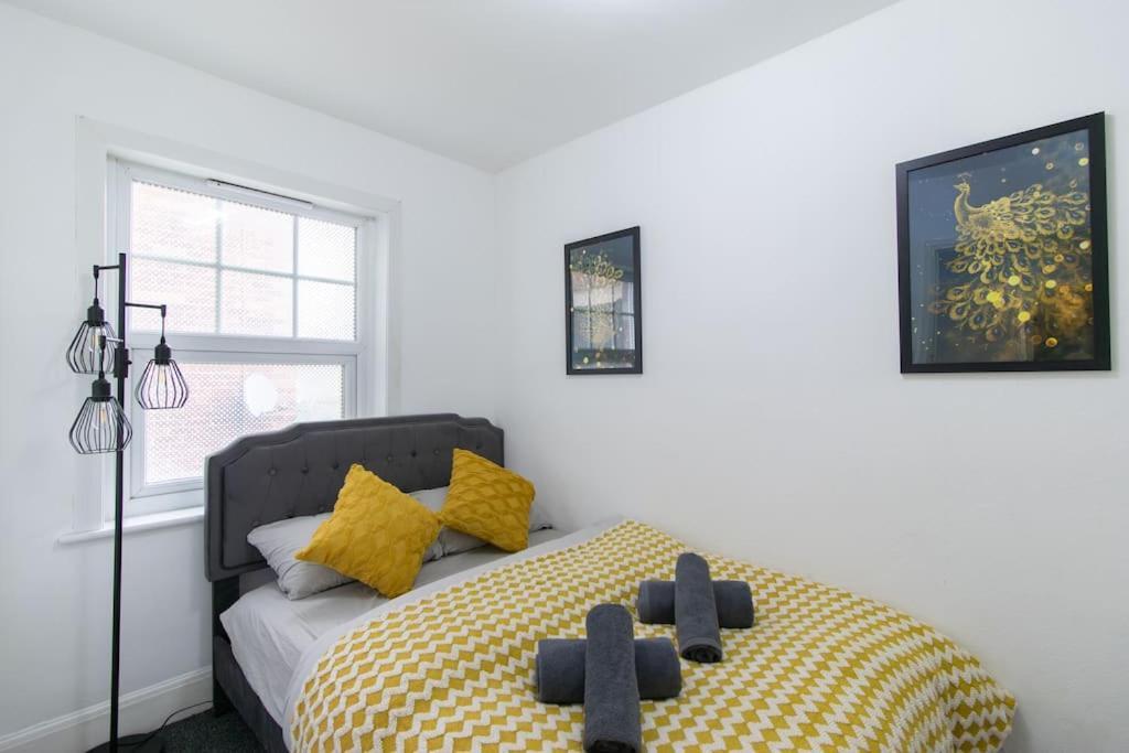 Open Mind Property - Southsea With Free Parking Portsmouth Bagian luar foto