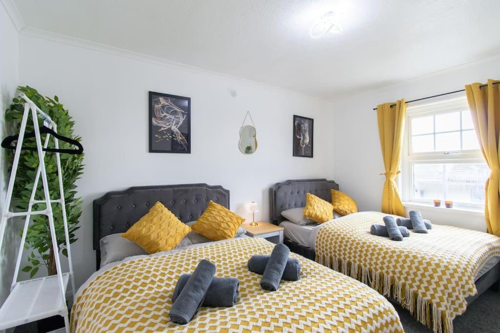 Open Mind Property - Southsea With Free Parking Portsmouth Bagian luar foto
